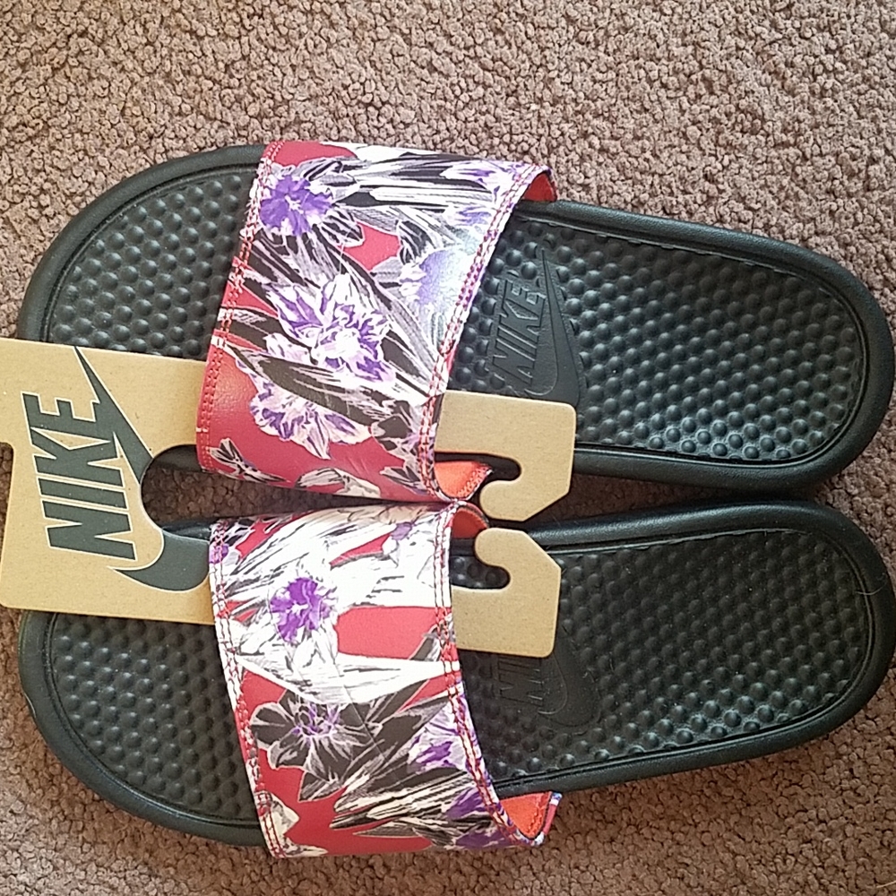 Nike slides